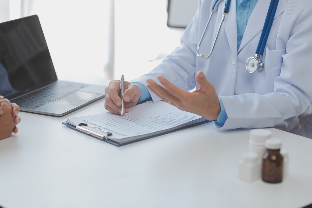 home visit doctor in Gandhi Nagar