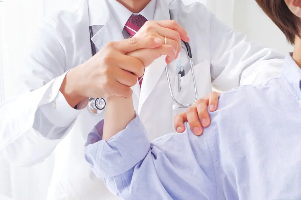 Orthopedic Doctor Home Visit in Agara